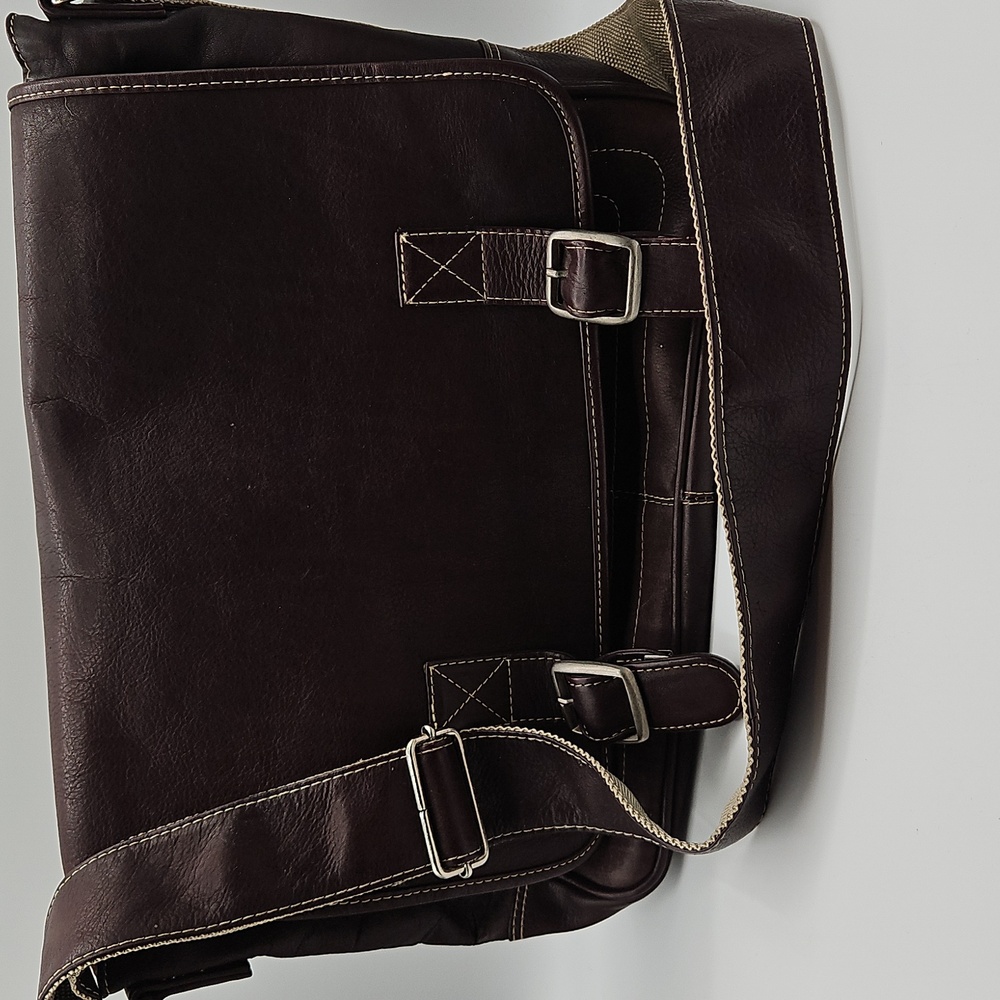 Latico | Classic Brown Leather Messenger Bag